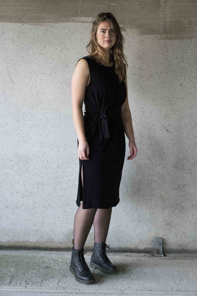 RE_MATCH DRESS velvet from ZWAAN