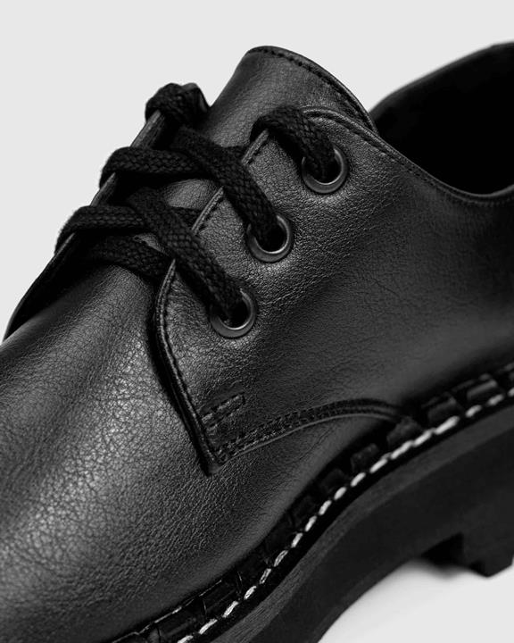 Nero' Men's corn-leather 🌽 Derby shoe by Zette Shoes - matte black – Vegan  Style